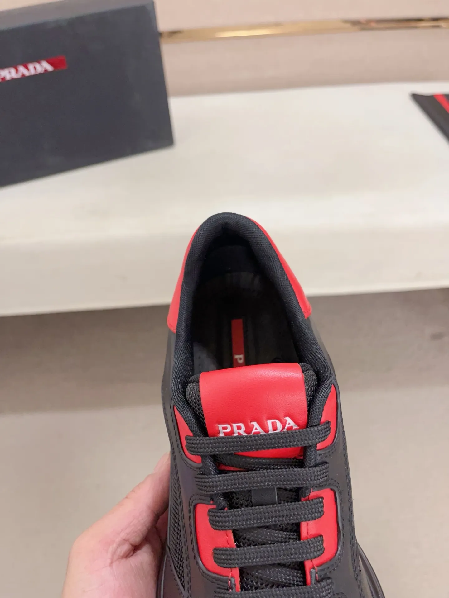 Men's shoes 💰 720💰 ✔️✔️✔️Top high version. High-quality new PRADA (Prada) counters are launched at the same time. The new men's shoes and 😘 fabrics are made of high-tech glue-making technology. Lining: Full cowhide lining. 👍🏿High-end☄️Open-molded non-slip rubber outsole, exquisite lines, simple and elegant, comfortable and high-end for leisure travel. Code number: 39 to 44 (can be customized 45-46-47, non-returnable)